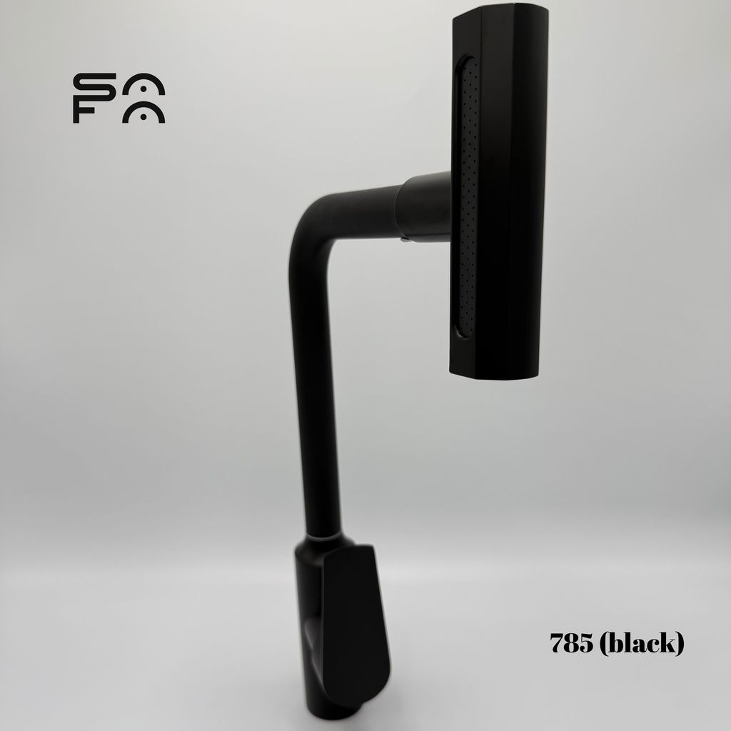 785